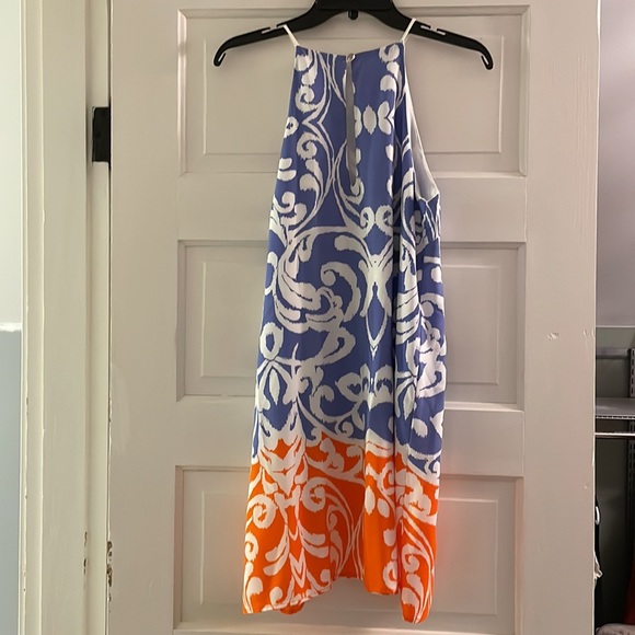 Sleeveless High-Neck Dress - Picture 2 of 3